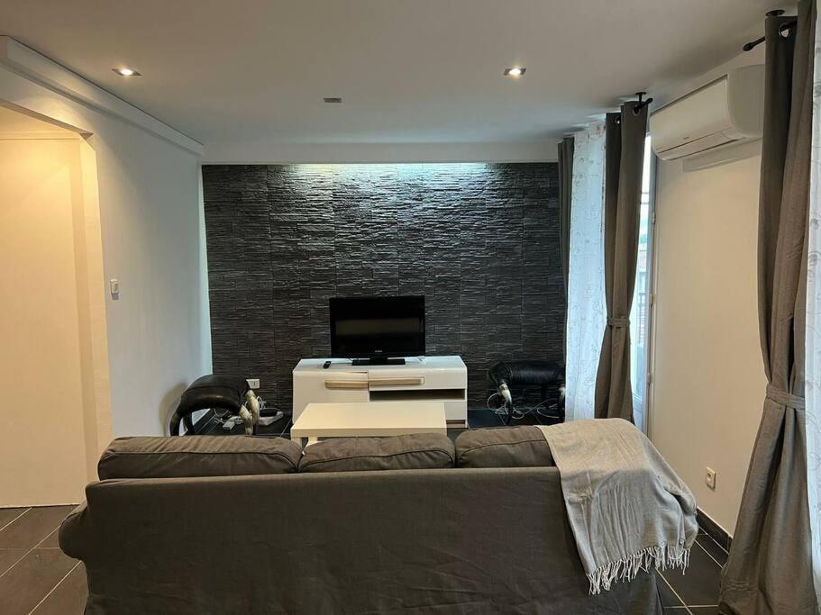 Grand Appartement Climatise Et Fonctionnel Marseille Luaran gambar