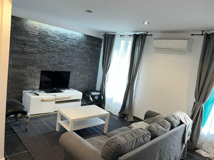 Grand Appartement Climatise Et Fonctionnel Marseille Luaran gambar