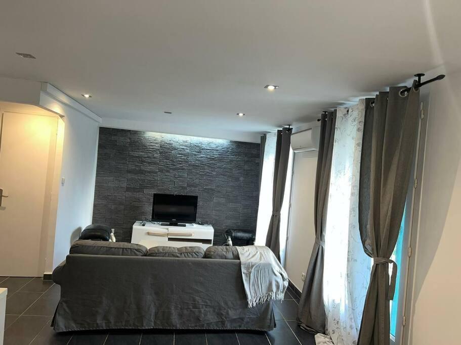 Grand Appartement Climatise Et Fonctionnel Marseille Luaran gambar