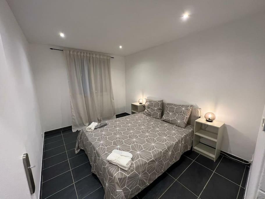 Grand Appartement Climatise Et Fonctionnel Marseille Luaran gambar