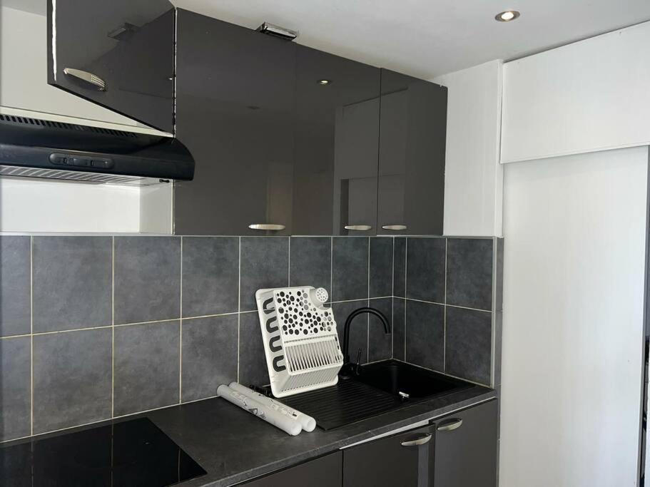 Grand Appartement Climatise Et Fonctionnel Marseille Luaran gambar